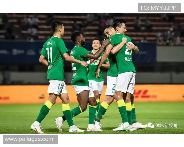 上海足球队以52分领跑挑战赛积分榜展现强劲实力